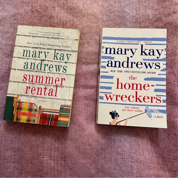 Book Bundle 📖 - Picture 2 of 8